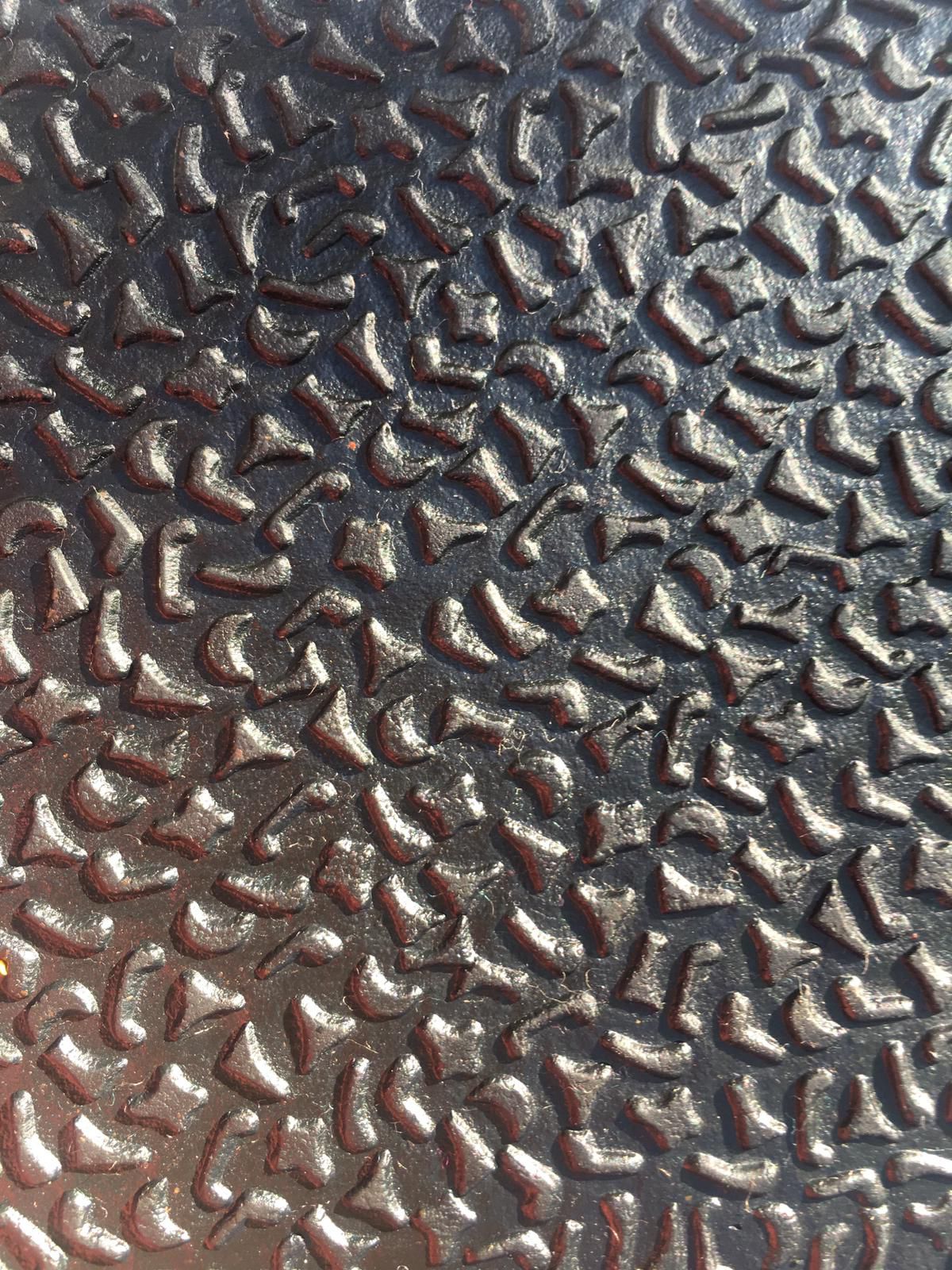 Ameoba Top / Stable / Gym / Garage Rubber Mat 6x4ftx12mm And 17mm